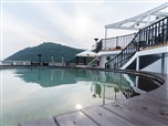 长江三峡长江奇迹号游轮浮光泳馆