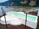 长江三峡黄金6号游轮冲浪游泳池