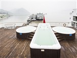 长江三峡黄金2号游轮冲浪游泳池