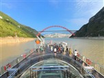 长江三峡高峡平湖5号游轮顶层甲板