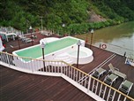 长江三峡黄金5号游轮冲浪游泳池