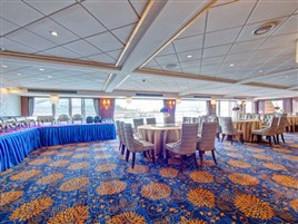 长江三峡黄金8号游轮VIP餐厅
