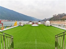 长江三峡皇家星光号游轮顶层甲板