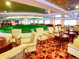长江三峡黄金3号游轮观景酒吧