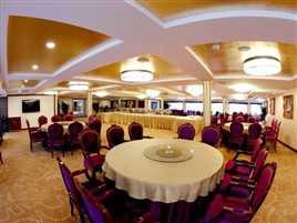 长江三峡黄金3号游轮VIP餐厅