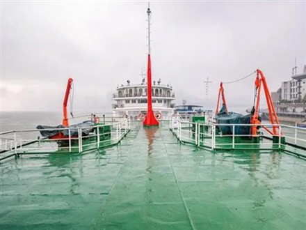 长江三峡长江观光3号游船游轮观景甲板