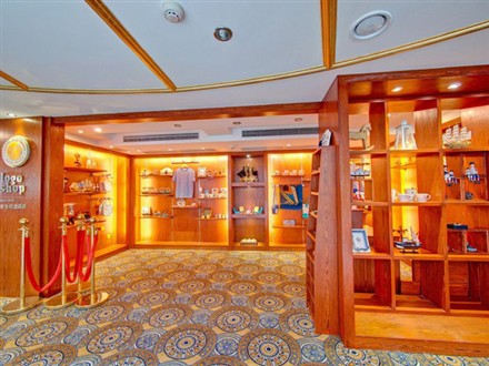 长江三峡黄金8号游轮纪念品商店